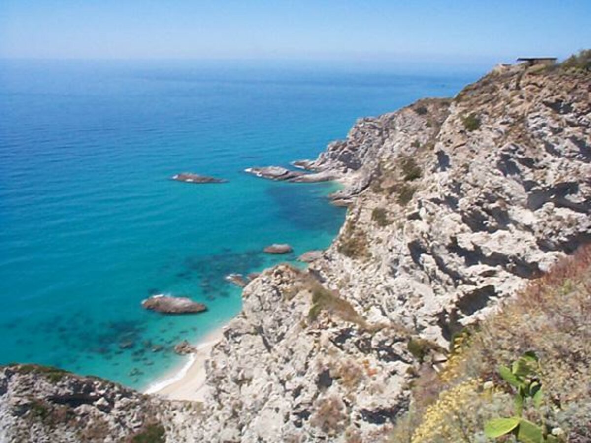 Scogliere di Capo Vaticano, Costa degli Dei